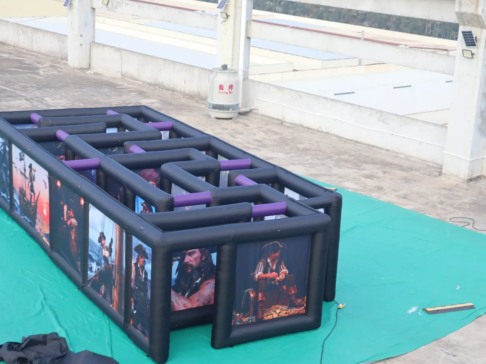 Air Science 4x9x2m Pirate Open-Top Inflatable Maze - product view 1