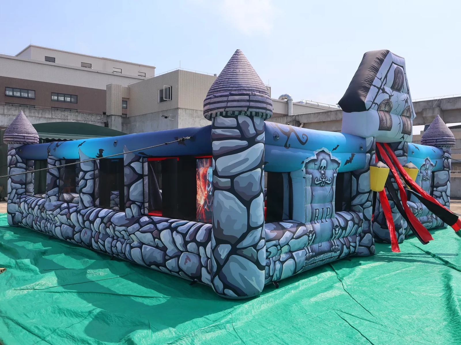 Commercial Inflatable Maze - Haunted Castle Open Top - product view 1