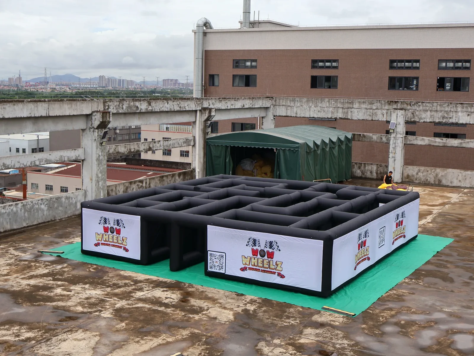 Air Science P172 10x10m White-Black Open-Top Inflatable Maze - product view 1